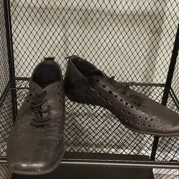 Flats - Picture 2 of 2